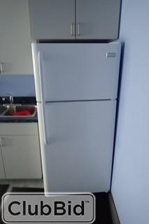 Frigidaire Refrigerator w/ Top Freezer. 