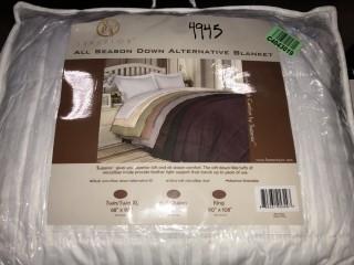 Superior All Season Down Alternative Blanket Full/Queen - White