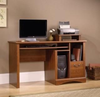 Camden County Computer Desk in Planked Cherry