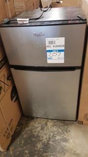 Whirlpool Mini Fridge (AS1:4184839)
