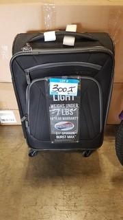 American Tourister - 21" Extra Light Spinner Burst Max