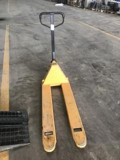 Lot of (1) 2500KG Pallet Jack and Set of Vehicle Ramps