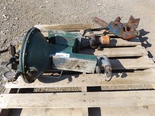 Lot of Texsteam 500 Pump & 6" Ridget Bumper Vice