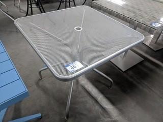 Metal Patio Table 31"x31"x30" 