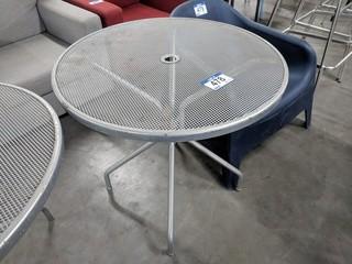 Round Metal Patio Table 31" Dia x 30" Tall