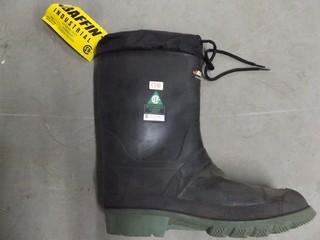 Lot of Baffin Hunter Black/Green Boots (Size 13)