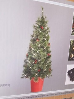 GlucksteinHome 4.5ft Pre-Lit Arcadia Cashmere Porch Tree