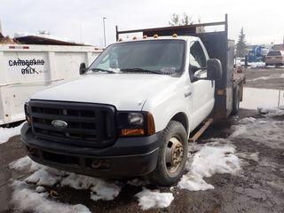 2006 Ford F350SD XL DRW Welding Truck. Gas Engine, Automatic Transmission, Showing 174,390kms and 4,263hrs. VIN 1FDWF36526EA00277.