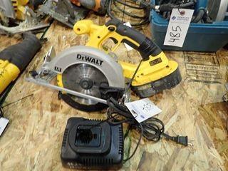 DeWalt 18volt Cordless DC390 6 1/2" Circular Saw w/ Charger and Battery. 