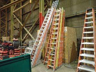 Fiberglass/Aluminum 24' Extension Ladder. 