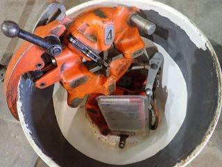 Lot of 3 Ridgid 915A Cutting Heads and Ridgid 1/2"-3/4" NPT Right Hand Cutters.
