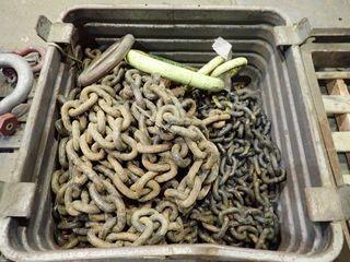 Lot of Heavy Duty Chain and 4 Rings. 