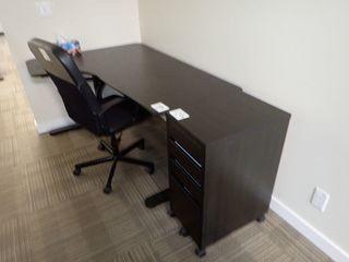 Lot of L-Shaped Desk w/ Mobile Pedestal and Task Chair. **LOCATED IN MODULAR BUILDING, MAIN FLOOR**