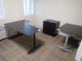 Lot of L-Shaped Desk w/ 2 Mobile Pedestal and Side Table. **LOCATED IN MODULAR BUILDING, MAIN FLOOR**