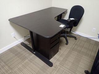 L-Shaped Desk w/ Pedestal and Task Chair. **LOCATED IN MODULAR BUILDING, MAIN FLOOR**