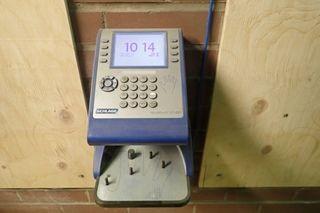 Schlage HandPunch GT-400 Biometrics Time Punch Terminal. 
