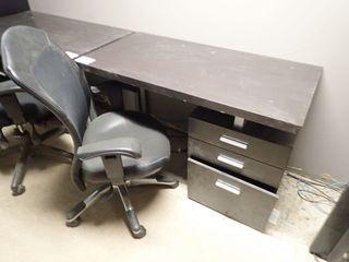 Single Pedestal Desk w/ Task Chair. **NOTE: BROKEN FILE DRAWER. LOCATED IN SHOP OFFICE**