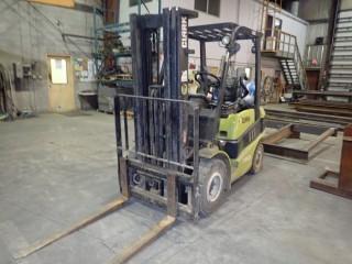 Clark C25L LPG 5,000lbs Capacity Forklift. 3-Stage Mast, Side Shift, Showing 1,419hrs. 
