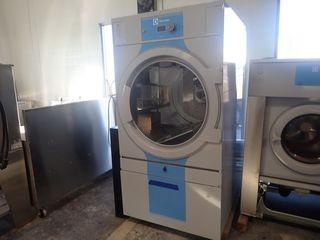 Electrolux T5675 Gas commercial Dryer. 