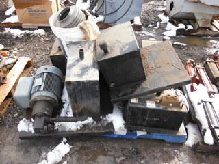Lot of Hydraulic Tanks