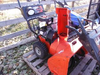 Ariens Deluxe 30 Snow Blower (31 Inches)
