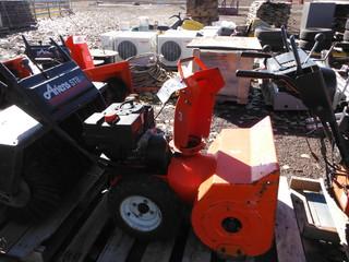 Ariens ST8 24 Snow Blower (2')