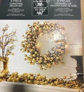 Gluckstein Home- 5 Piece Christmas D?cor-Gold ( Missing 3 Branches)