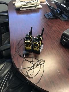 Lot of (4) Motorola 2-Way Radios w/ (2) Chargers **LOCATED IN INNISFAIL**