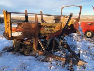 1999 Haybuster S-2000 Bale Processor. 2 Bale Large Square Bale Shredder, Fast Loading and Shredding, Chain Drive Bale Push. SN 110032.