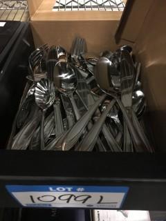 Lot-Mixed Flatware 