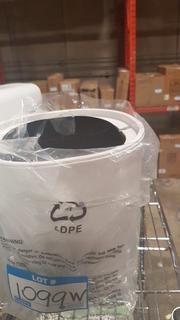 Umbra Trash Can-White/Black-10.2"H