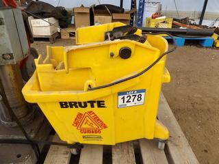 Rubbermaid Brute Wash Bucket
