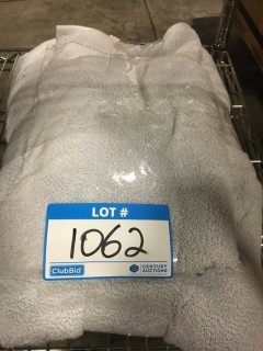 GlucksteinHome 1 Hand Towel, 1 Bath Towel-Light Grey