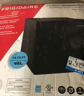 Frigidaire 46 L compact refrigerator black