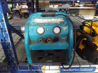 Makita 2.5HP 4.2Gal Air Compressor Model MAC2400