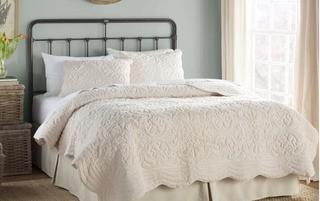 Lark Manor Charlotte 3 Piece Coverlet Set (LARK1624_15517678)-Queen