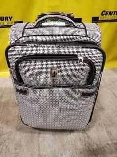 London Fog - 20" Soft Sided Carry On Spinner - Patterned 