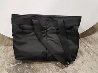 Victorinox Werks Traveler 5.0 Zippered Shoulder Bag w/Tablet pocket - Blk'