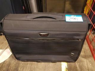 Ricardo - Soft Sided Pullalong Suit Bag