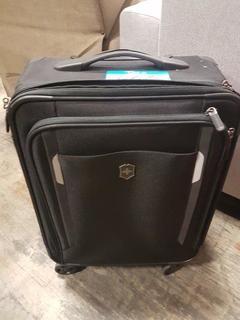 Wenger Swiss - Blk - 18" Carry on Spinner Luggage