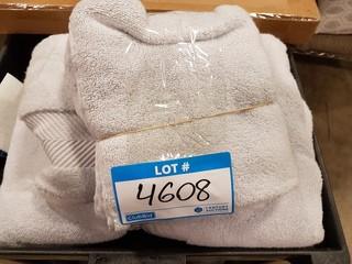 Gluckstein Home 1 Bath Towel and 2 Hand Towels - Light Grey