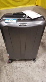Ricardo Sliver Grey Hard Sided Luggage - With Locking Wheels - 25"
