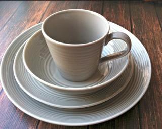 Gordon Ramsay Maze Dinner Set, Off White, Display