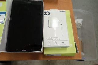 Samsung Galaxy Tab E 8" 16GB Tablet w/ Travel Charger. 