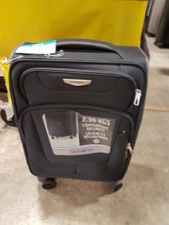 Samsonite Spark 20" spinner luggage