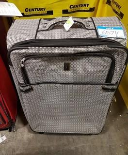 London Fog 28" Spinner Luggage