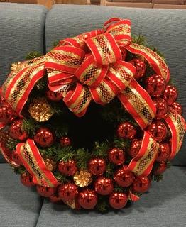 Cristmas Wreath With Ornaments 