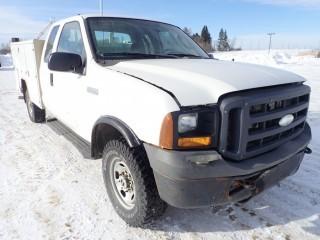 2006 Ford F-250 XL 4X4 Extended Cab Service Truck c/w 5.4L, A/T, 8' Body. VIN# 1FTSX21596EA31544 AUCTIONEERS NOTE
