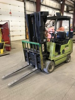 Clark 4500LB Forklift C/W 4 Cyl LPG, Forks, Side Shaft, 3 Stage Mast, Canopy, Showing 5999 HRS. S/N G138WC-23-1745 AUCTIONEERS NOTE