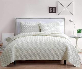 VCNY Home Luxurious Geometric Pattern Quilt Set King, Ivory